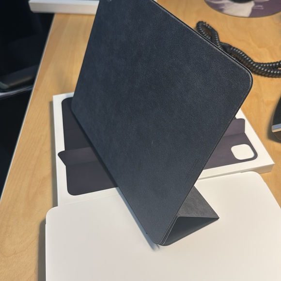 iPad smart folio for iPad Pro 12.9-inch (5th Generation) - Picture 9 of 9